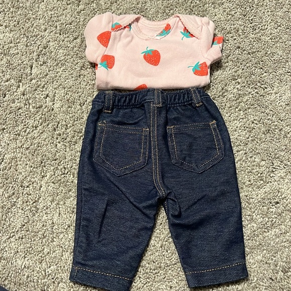 🍓 Carter’s strawberry onesie and denim outfit - Picture 3 of 3
